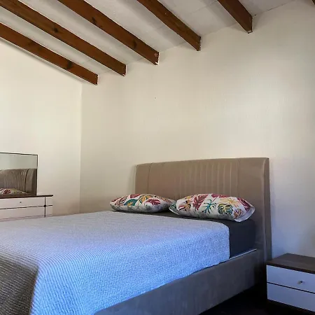 Ferienhaus Karaincirevleri Muestakil Tas Ev *