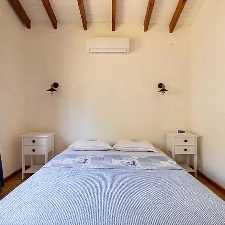 Ferienhaus Karaincirevleri Muestakil Tas Ev