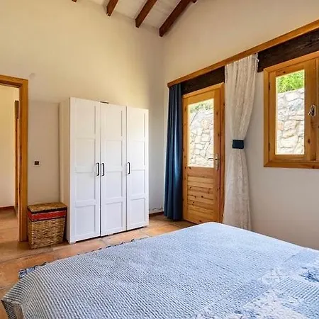 Karaincirevleri Muestakil Tas Ev Emecik